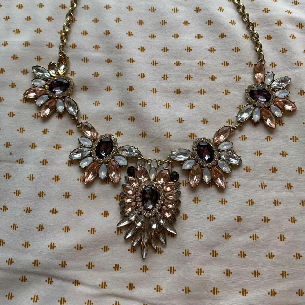 Beautiful Statement Necklace!!